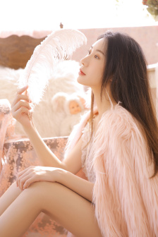 美女的胸口